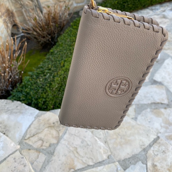 NWT Tory Burch Marion  smartphone wallet grey - Picture 7 of 8